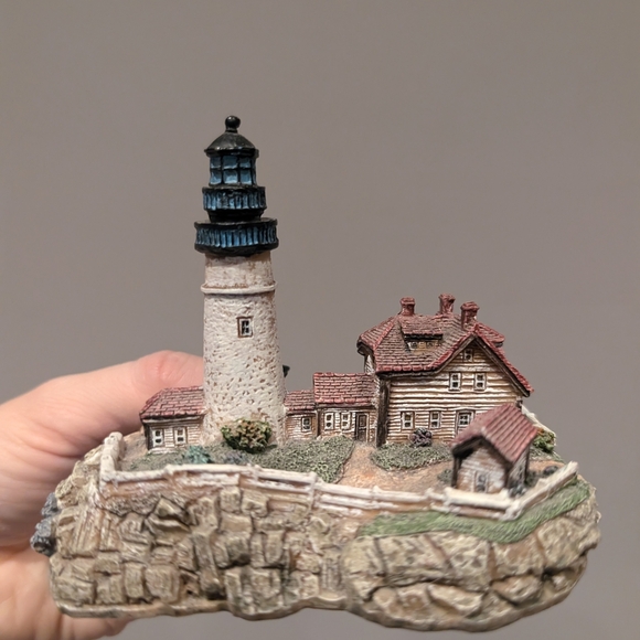 Small Resin Handcrafted Lighthouse Figurine - Picture 4 of 5
